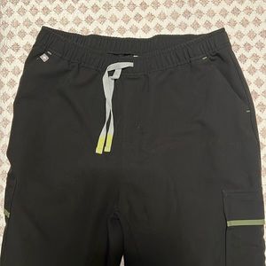 Figs Men’s Black cargo joggers limited edition color